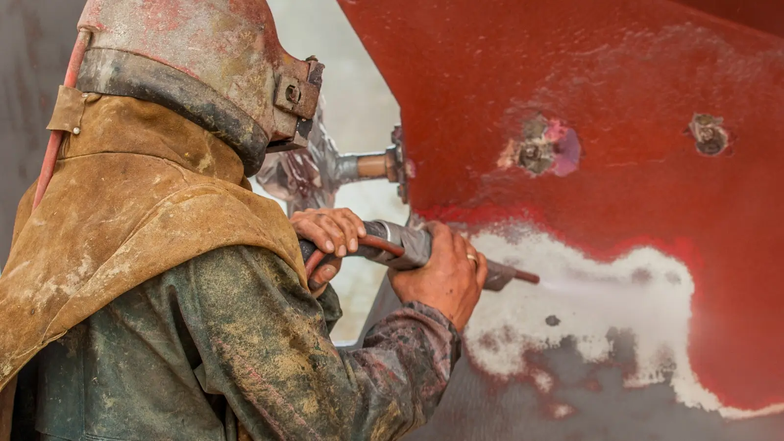 Basınçlı ve Emişli Kumlama Sistemleri Arasındaki Farklar